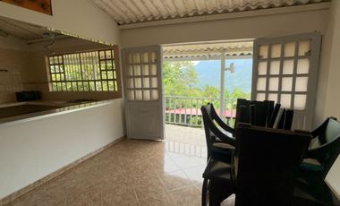 VENTA SAN ANTONIO DEL TEQUENDAMA - Finca con 8 habitaciones, piscina y zonas de eventos, lista para generar ingresos EN LA UNIÓN