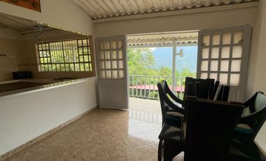 VENTA SAN ANTONIO DEL TEQUENDAMA - Finca con 8 habitaciones, piscina y zonas de eventos, lista para generar ingresos EN LA UNIÓN