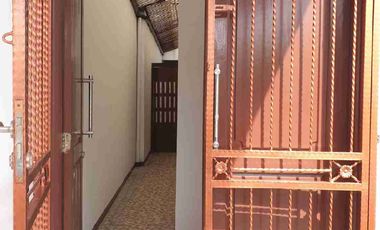 SEWA Rumah 2 Lantai Siap Huni Dekat Stasiun MRT H. Nawi, Dekat ITC Fatmawati, Dekat PIM 150 Jt/Th Nego