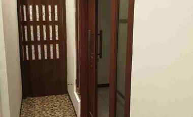 SEWA Rumah 2 Lantai Siap Huni Dekat Stasiun MRT H. Nawi, Dekat ITC Fatmawati, Dekat PIM 150 Jt/Th Nego