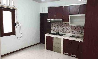 SEWA Rumah 2 Lantai Siap Huni Dekat Stasiun MRT H. Nawi, Dekat ITC Fatmawati, Dekat PIM 150 Jt/Th Nego