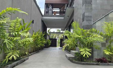 Dijual Villa Exclusive Baru selesai Renovasi Total View Sawah dikawasan Wisata Central Ubud.