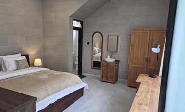 Dijual Villa Exclusive Baru selesai Renovasi Total View Sawah dikawasan Wisata Central Ubud.