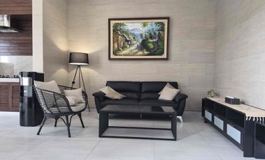 Dijual Villa Exclusive Baru selesai Renovasi Total View Sawah dikawasan Wisata Central Ubud.