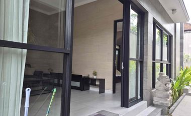 Dijual Villa Exclusive Baru selesai Renovasi Total View Sawah dikawasan Wisata Central Ubud.