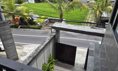Dijual Villa Exclusive Baru selesai Renovasi Total View Sawah dikawasan Wisata Central Ubud.