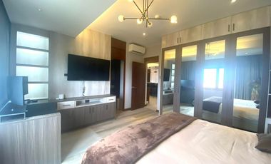 Resale Stunning Two Bedrooms Beach Condo Unit in Coral Point