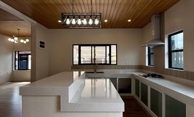 MODERN BUNGALOW HOUSE