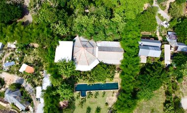 For Sale / Rent Unique Wooden Villa with Pool & Garden for Rent/Sale in Mae Rim, Chiang Mai. Near Prem International School, NIS International School.