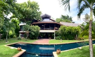 For Sale / Rent Unique Wooden Villa with Pool & Garden for Rent/Sale in Mae Rim, Chiang Mai. Near Prem International School, NIS International School.