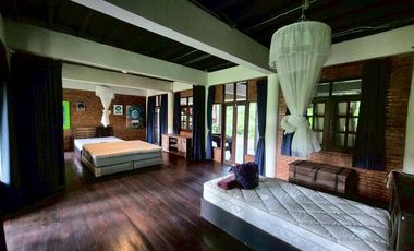 For Sale / Rent Unique Wooden Villa with Pool & Garden for Rent/Sale in Mae Rim, Chiang Mai. Near Prem International School, NIS International School.