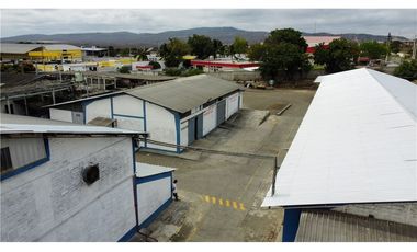 Bodegas de Venta en la Vía Manta-Montecristi