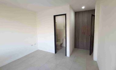Casa en Venta en la Urb. La Rioja Et. Asturias
