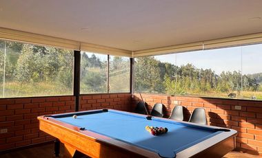 En arriendo casa de campo con Cancha de Tenis y Amplio Terreno en Jadán -  a 35 minutos de Cuenca