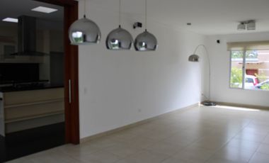 RENTA AMPLIA CASA EN SECTOR VILLA VEGA DENTRO DE CONJUNTO