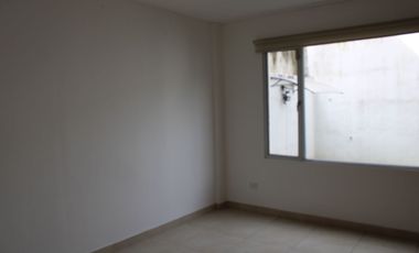 RENTA AMPLIA CASA EN SECTOR VILLA VEGA DENTRO DE CONJUNTO