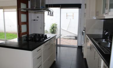 RENTA AMPLIA CASA EN SECTOR VILLA VEGA DENTRO DE CONJUNTO