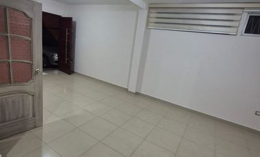 Departamento en Alquiler en la Alborada, Planta Baja, 3 Habitaciones, 3 Baños, Garaje, Seguridad, Norte de Guayaquil.