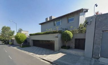 HERMOSA CASA EN COLONIA BOSQUES DE LAS LOMAS