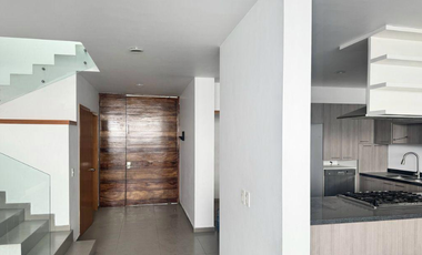 GRAN VENTA DE LINDA CASA EN FRACC. SOLARES ZAPOPAN CERCA DE PUERTA DE HIERRO
