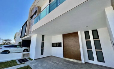 GRAN VENTA DE LINDA CASA EN FRACC. SOLARES ZAPOPAN CERCA DE PUERTA DE HIERRO