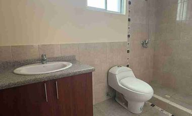 Venta casa  cuatro 4 dormitorios en Conocoto Valle de los Chillos.