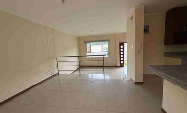 Venta casa  cuatro 4 dormitorios en Conocoto Valle de los Chillos.
