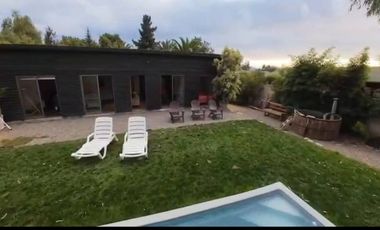 Arriendo Casa 3d/ 2b con piscina en Olmue, solo año corrido
