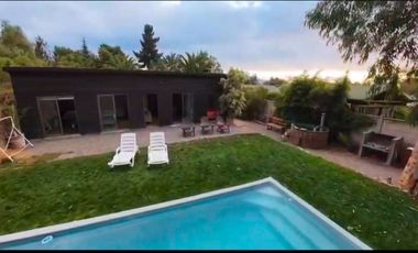 Arriendo Casa 3d/ 2b con piscina en Olmue, solo año corrido