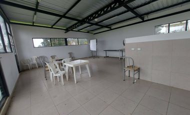 bodega taller terreno lote de arriendo alquiler en cuenca ecuador monay baguanchi ideal para almacenaje o taller mecánico