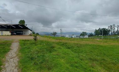 bodega taller terreno lote de arriendo alquiler en cuenca ecuador monay baguanchi ideal para almacenaje o taller mecánico