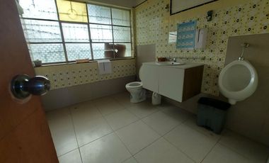 bodega taller terreno lote de arriendo alquiler en cuenca ecuador monay baguanchi ideal para almacenaje o taller mecánico