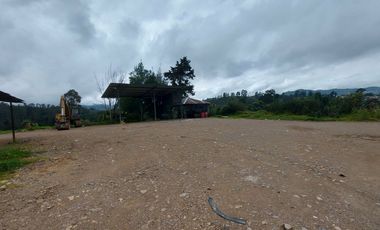 bodega taller terreno lote de arriendo alquiler en cuenca ecuador monay baguanchi ideal para almacenaje o taller mecánico