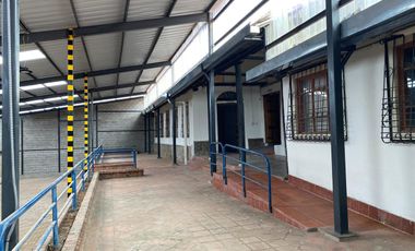 Bodega Nave Industrial de arriendo alquiler en cuenca ecuador sistema contra incendios sector Uncovia