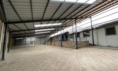 Bodega Nave Industrial de arriendo alquiler en cuenca ecuador sistema contra incendios sector Uncovia