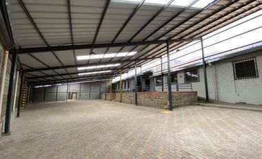 Bodega Nave Industrial de arriendo alquiler en cuenca ecuador sistema contra incendios sector Uncovia