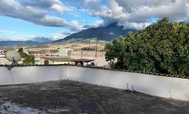 se vende Casa de campo área total 500 metros en cotacachi Imbabura Ecuador urbano
