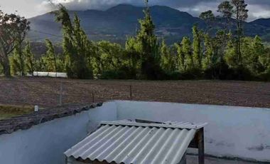 se vende Casa de campo área total 500 metros en cotacachi Imbabura Ecuador urbano