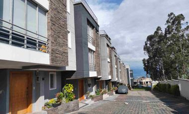 CASA EN VENTA EN CONJUNTO SAN ISIDRO DEL INCA
