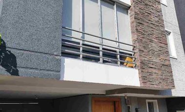 CASA EN VENTA EN CONJUNTO SAN ISIDRO DEL INCA
