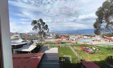 CASA EN VENTA EN CONJUNTO SAN ISIDRO DEL INCA
