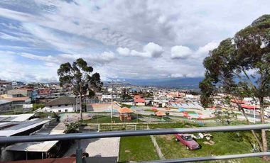 CASA EN VENTA EN CONJUNTO SAN ISIDRO DEL INCA