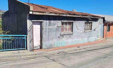 se vende terreno 150 mts2 app y casa con daño estructural.
