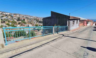 se vende terreno 150 mts2 app y casa con daño estructural.