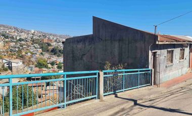 se vende terreno 150 mts2 app y casa con daño estructural.