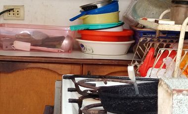 CHORRILLOS REMATO MIS ACC. DERECHOS DEL 50% DE CASA 2 PISOS+AIRES 180M2 $90 MIL DOLARES, ENTREGA INMEDIATA, URB. LOS LAURELES, ZONA RESIDENCIAL.