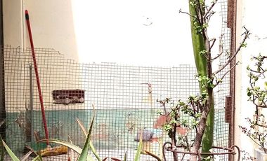 CHORRILLOS REMATO MIS ACC. DERECHOS DEL 50% DE CASA 2 PISOS+AIRES 180M2 $90 MIL DOLARES, ENTREGA INMEDIATA, URB. LOS LAURELES, ZONA RESIDENCIAL.