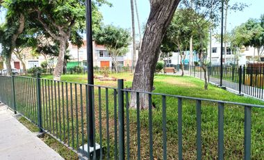 CHORRILLOS REMATO MIS ACC. DERECHOS DEL 50% DE CASA 2 PISOS+AIRES 180M2 $90 MIL DOLARES, ENTREGA INMEDIATA, URB. LOS LAURELES, ZONA RESIDENCIAL.