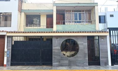 Chorrillos, Remato 50% Acciones y Derechos de Casa 2 Pisos+Azotea 180m2 $90 Mil Dolares, Zona Residencial