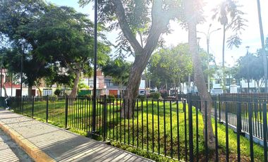 Chorrillos, Remato 50% Acciones y Derechos de Casa 2 Pisos+Azotea 180m2 $90 Mil Dolares, Zona Residencial
